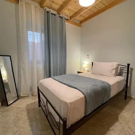 Blu Bene In Mavrovouni, Gytheio