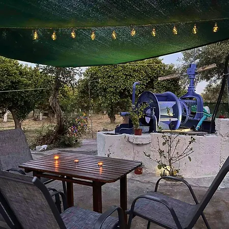 Blu Bene In Mavrovouni, Gytheio * Mavrovoúnion