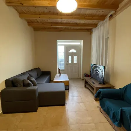 Blu Bene In Mavrovouni, Gytheio * Mavrovouni (Laconia)