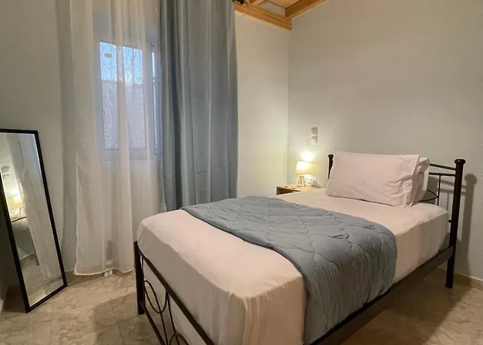 Blu Bene In Mavrovouni, Gytheio