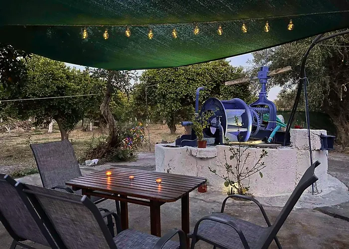 Blu Bene In Mavrovouni, Gytheio * Mavrovoúnion